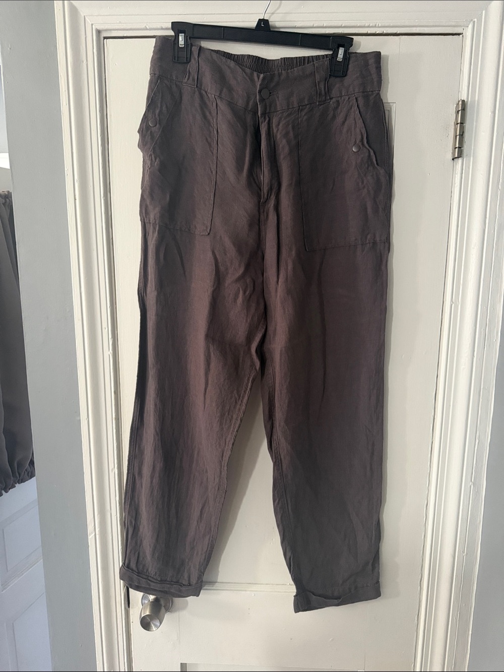 Tahari Womenโs Dark Brown Charcoal Cargo Trousers